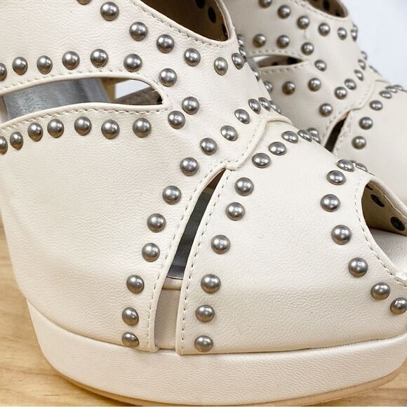 C Label Jocelyn 66 Studded Platform Bootie Heels Bone Cream 8 Peep Toe - Picture 7 of 12